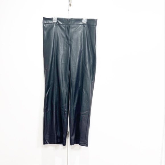 7 For All Mankind Black Vegan Leather Trousers Size Medium - Picture 2 of 5